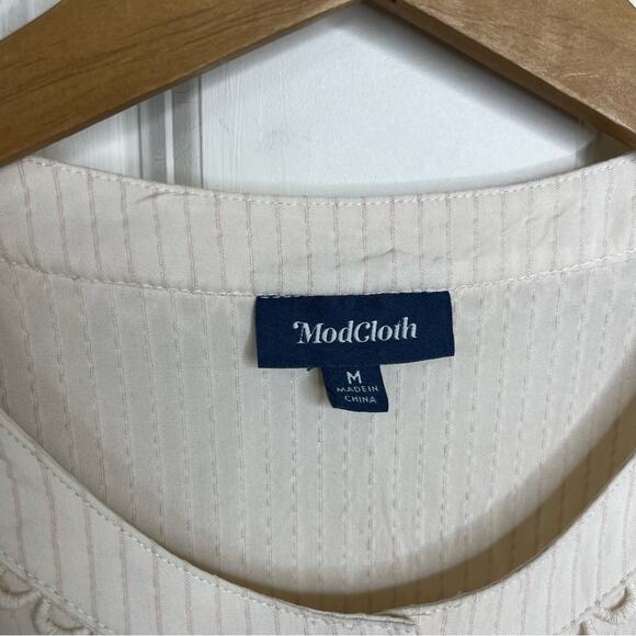 ModCloth Ivory Pintuck Button Down Dainty Long Sleeve Blouse Size Medium - Picture 2 of 8